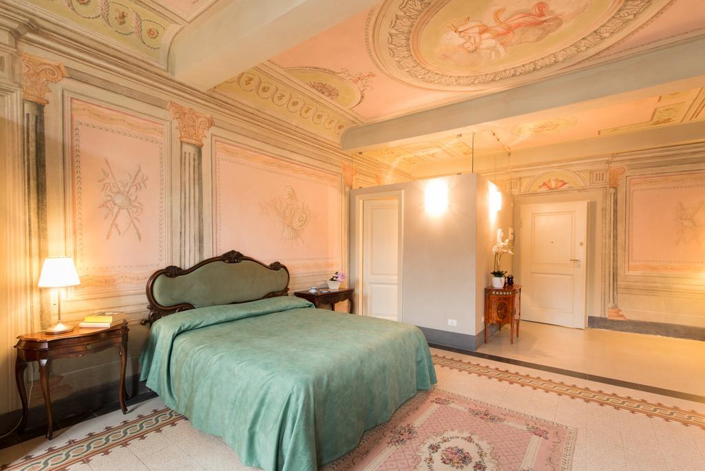 Palazzo Piazza Mazzini Otel Pescia Oda fotoğraf