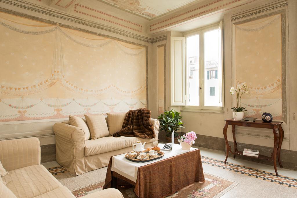 Palazzo Piazza Mazzini Otel Pescia Oda fotoğraf