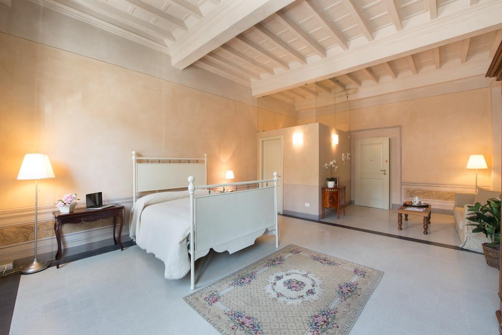 Palazzo Piazza Mazzini Otel Pescia Oda fotoğraf
