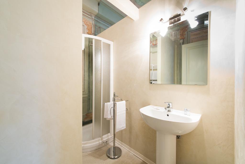 Palazzo Piazza Mazzini Otel Pescia Oda fotoğraf